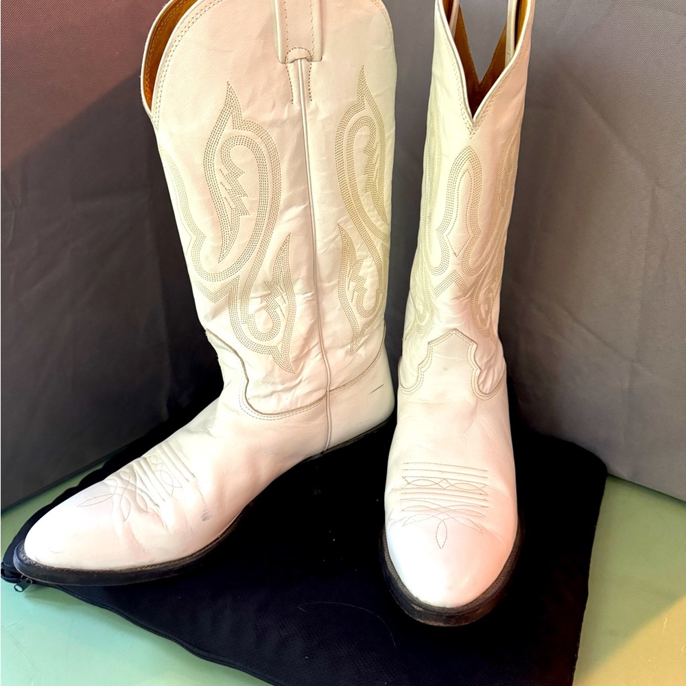Nocona Boots 10.5 C excellent used White Boots/ country wedding perfect